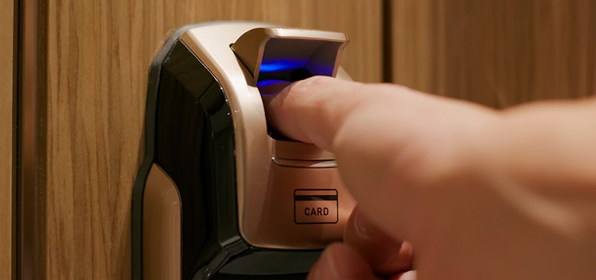 Locksmith Company For Window Lock Installation in Lakewood, California